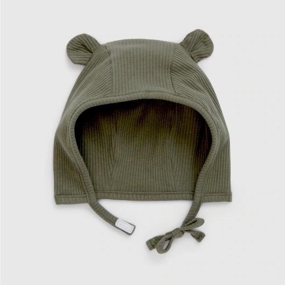 Baby GAP First Favorites TinyRib 
Bear Hat. - Picture 1 of 1